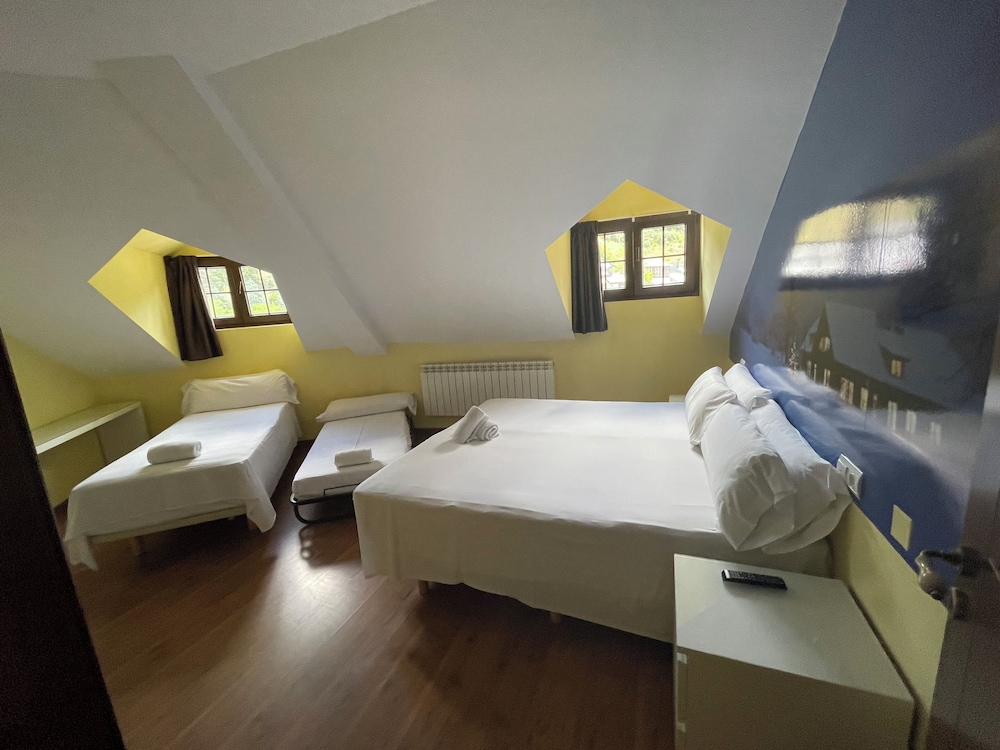 Comfort Suite, Multiple Beds, Mountain View