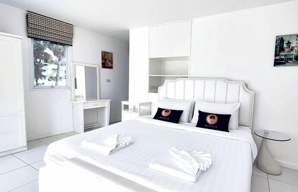 Deluxe Double Room, Non Smoking, Hill View photo 1