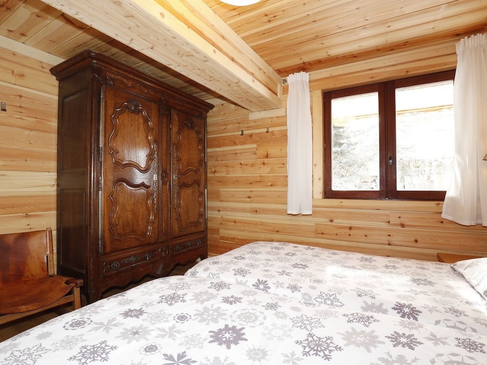 Family Apartment, Ensuite, Mountain View photo 1