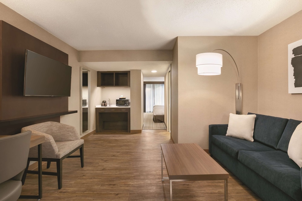 Suite, 2 Double Beds, Accessible, Bathtub photo 2