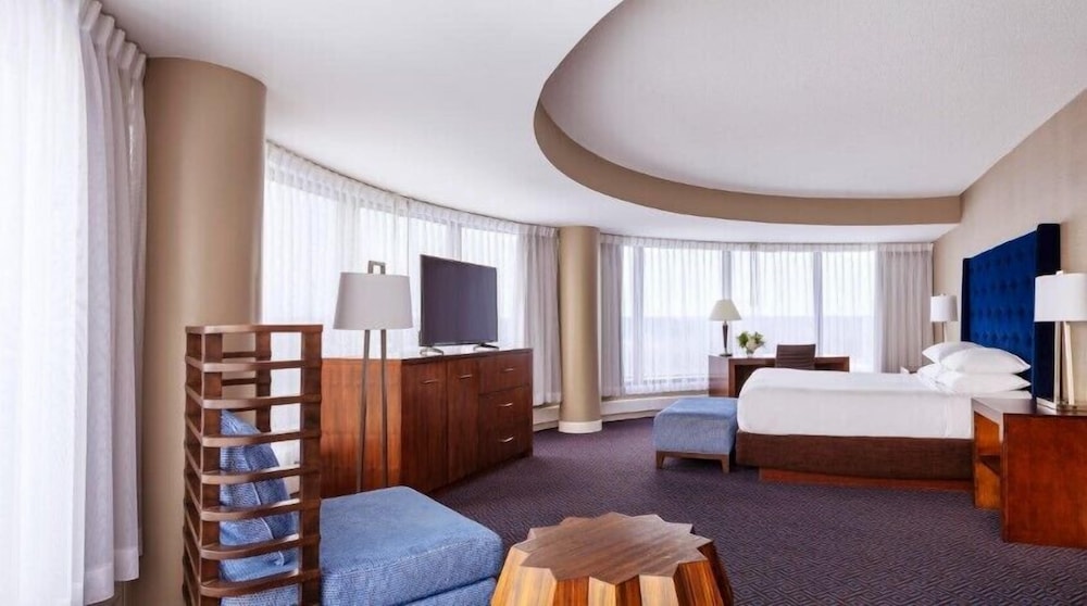 Panoramic Room - Photo 3