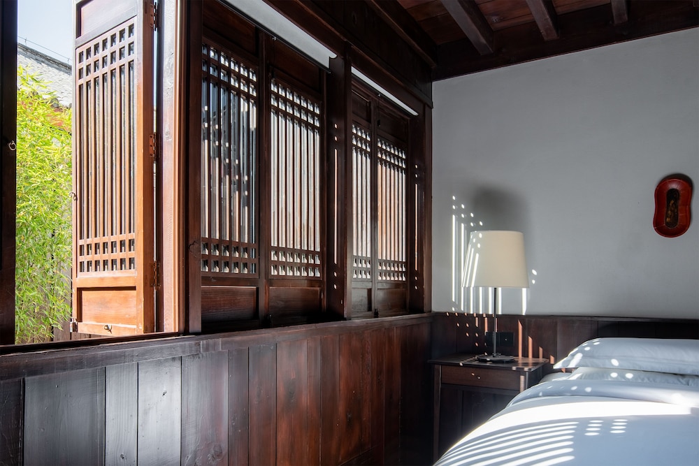 Premium Twin Room photo 2