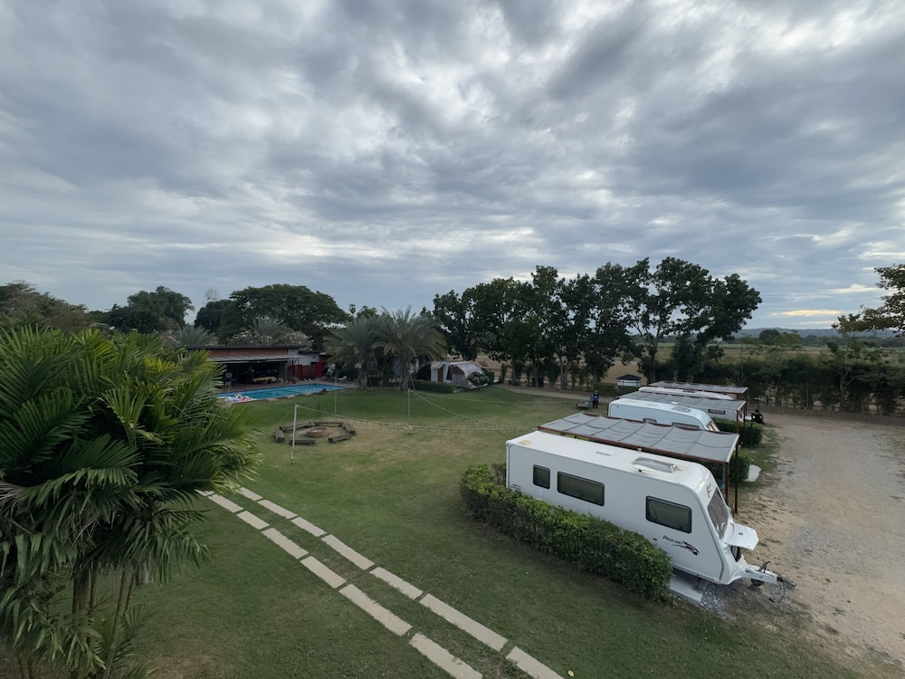 Campervan Riverfront for 2 - Photo 22
