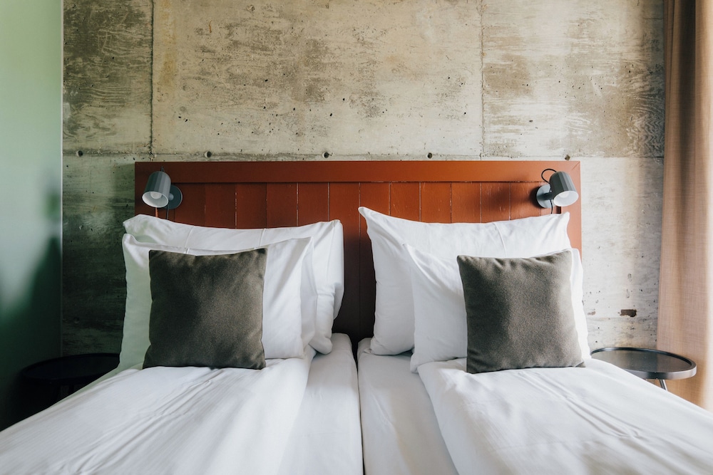 Double or Twin Room - Photo 11
