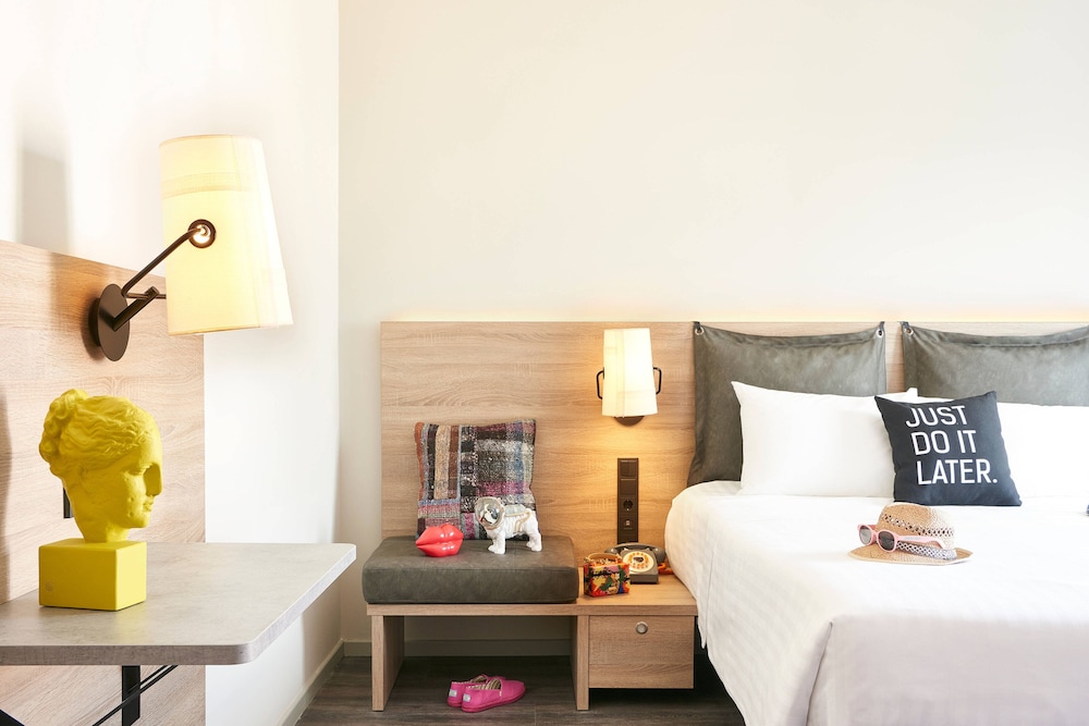 Room, 1 Queen Bed, Balcony (Sea View)
