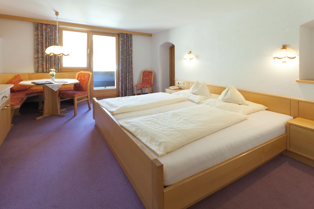 Classic Double Room, Mountain View