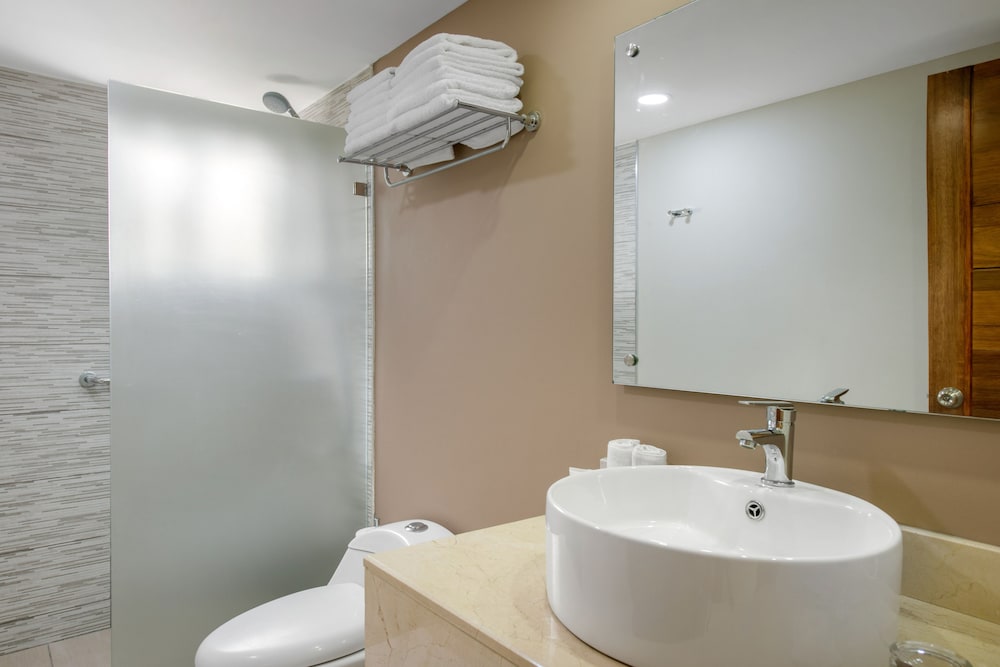 Adults Only Jr. Suite - Photo 2