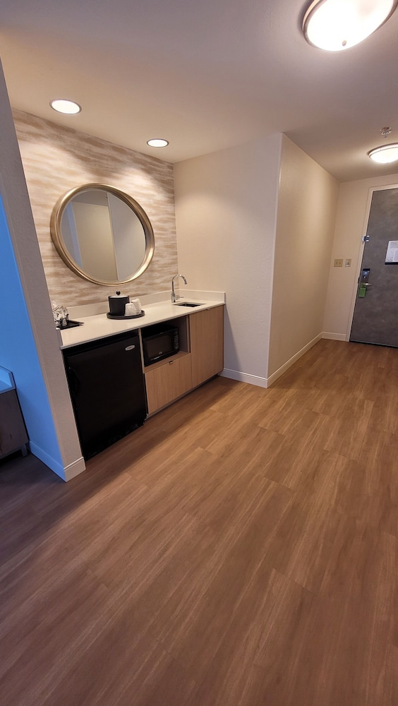 Studio, 1 King Bed, Accessible, Non Smoking - Photo 7