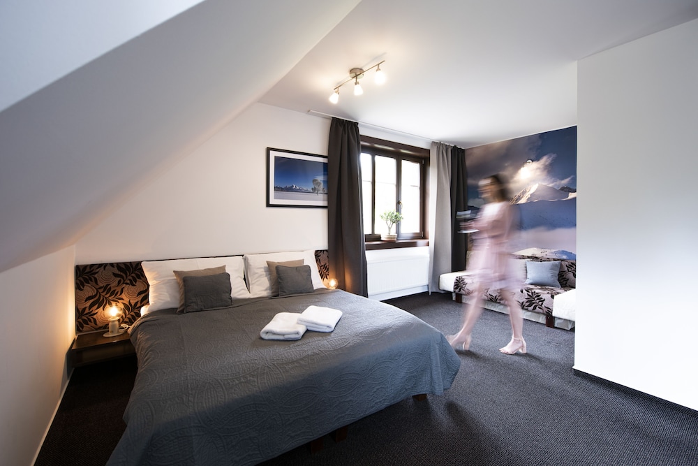 Double Room (2 Adults  2 Children) photo 3