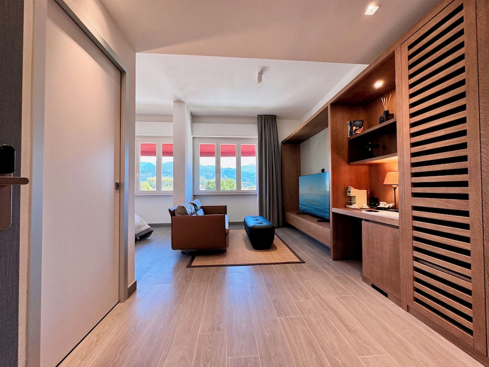 Junior Suite - Photo 11