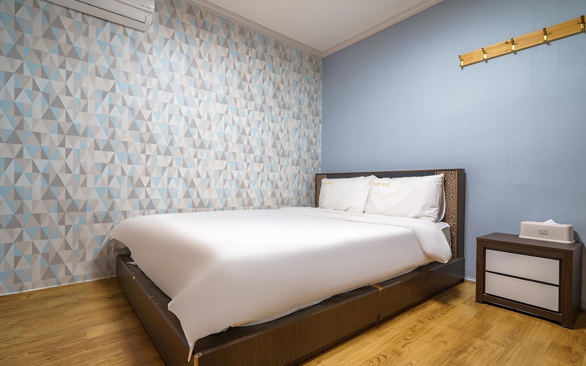 Room (Classic) - Photo 1