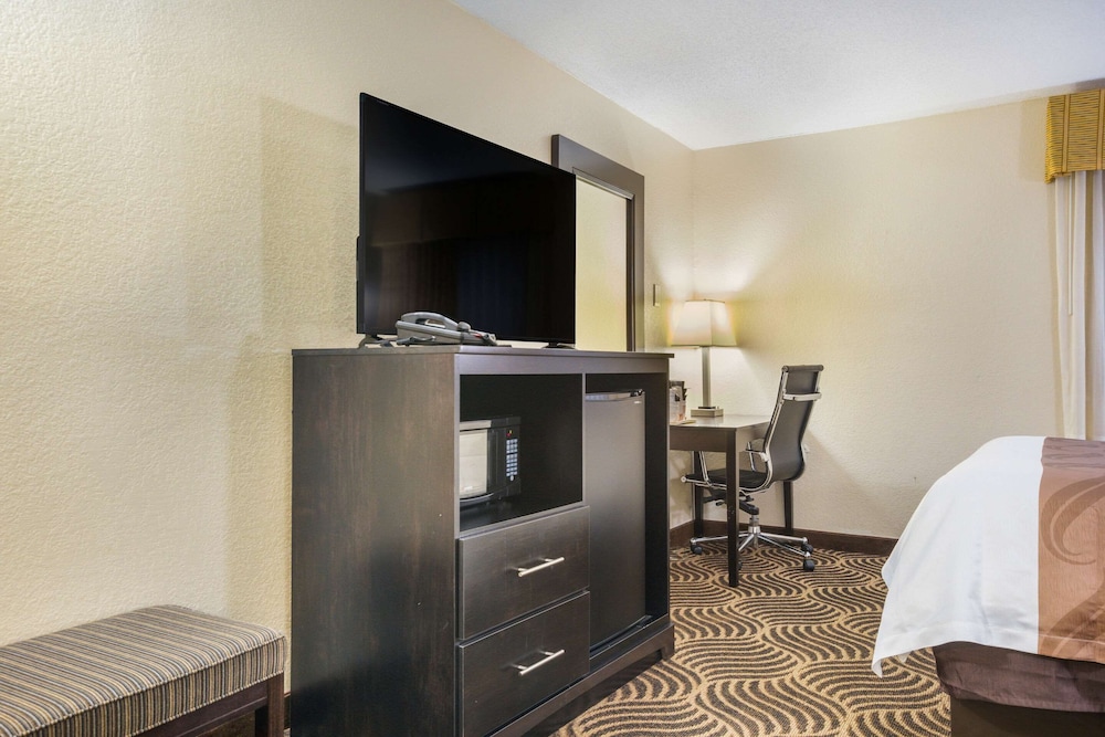 Efficiency, Studio Suite, 1 Queen Bed with Sofa bed, Non Smoking photo 2