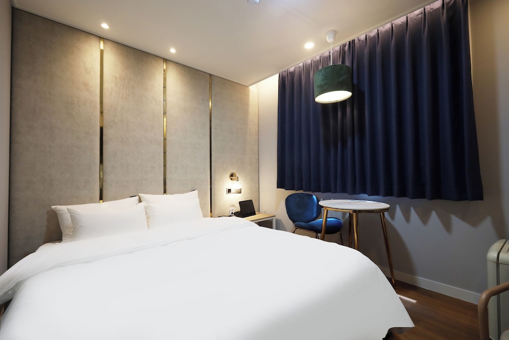 Standard Double Room photo 3