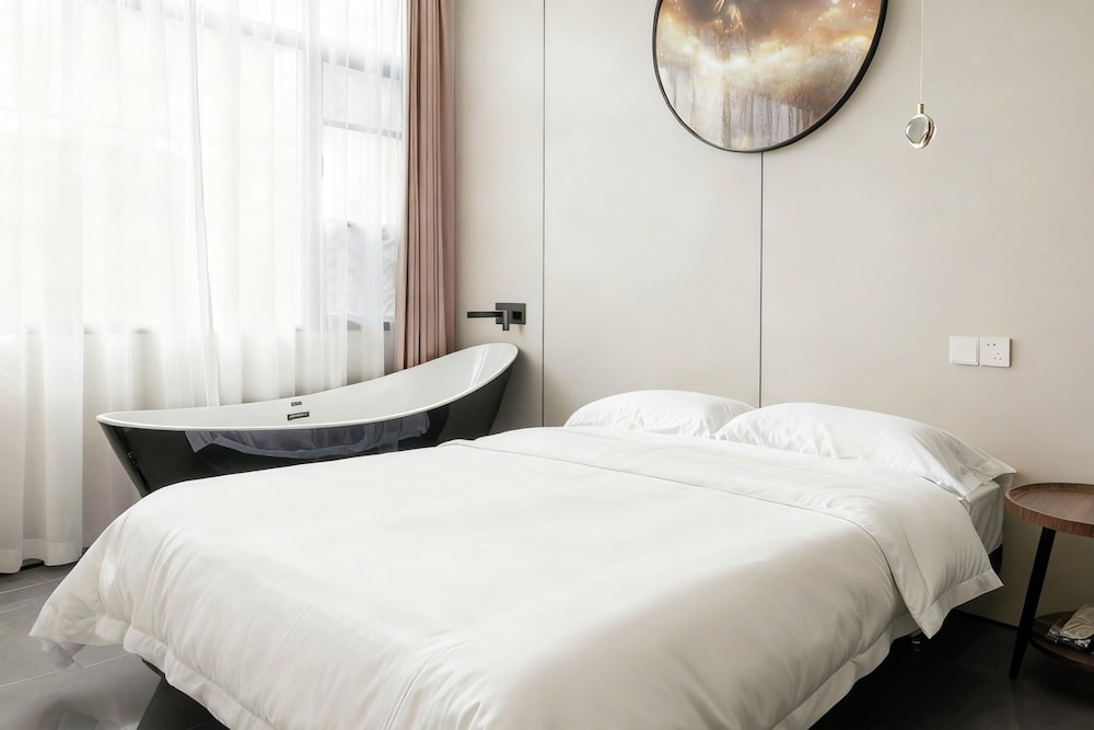 Luxury Double Room, Balcony, Courtyard View