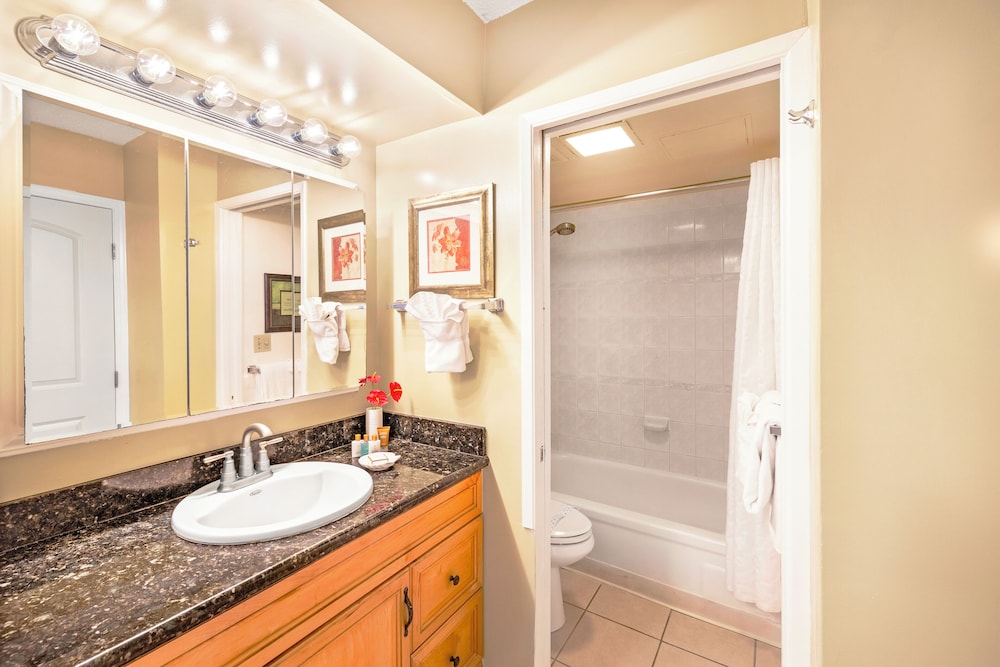 Waikiki Banyan 1BR Condos with No Parking: Apartment, 1 Bedroom (0088 Wb 2801 T2) photo