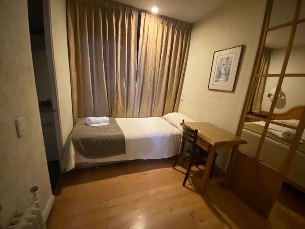 Classic Triple Room photo 2