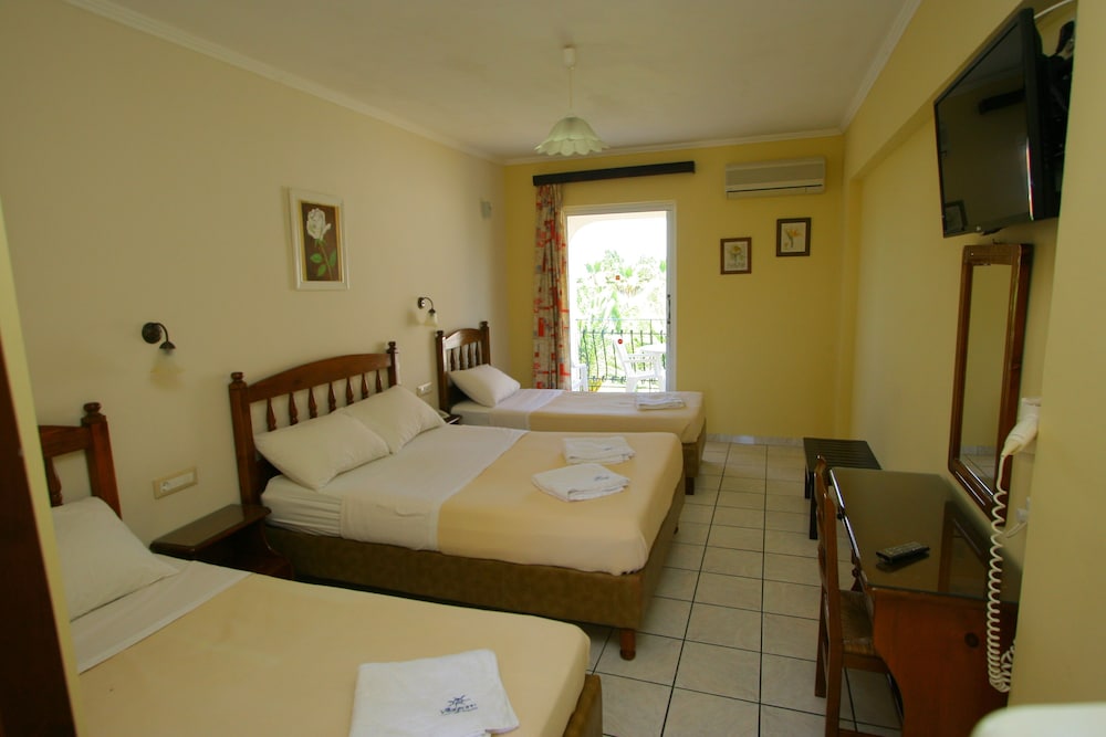 Standard Quadruple Room photo 1