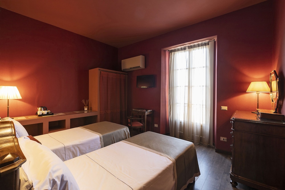 Deluxe Double Room, Lake View - Photo 10