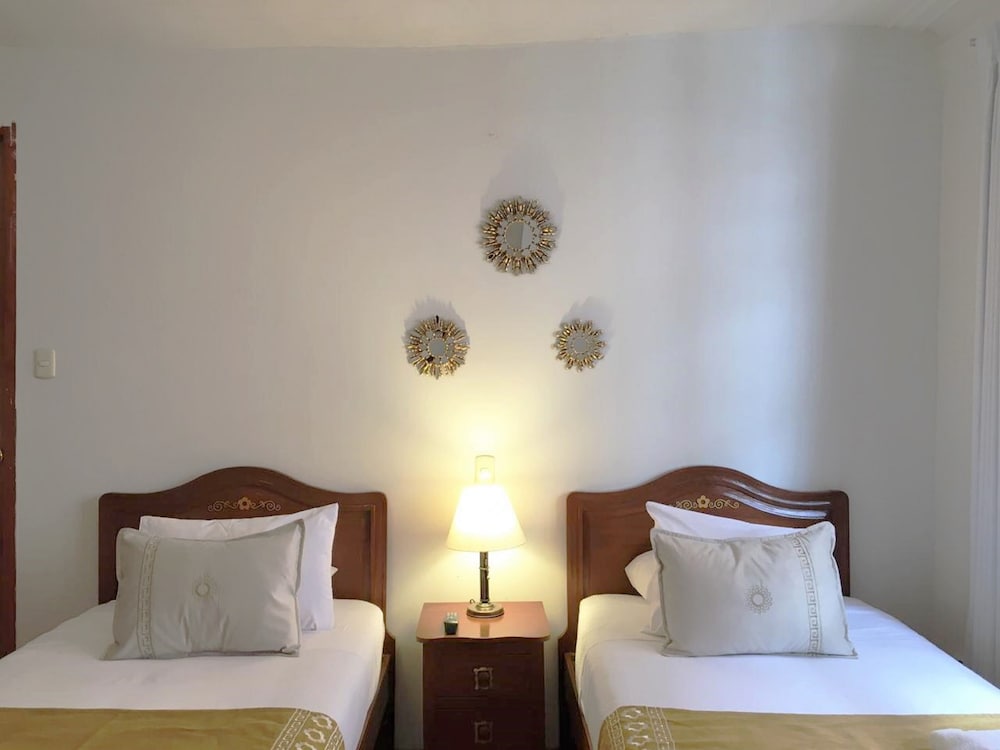 Standard Twin Room photo 2