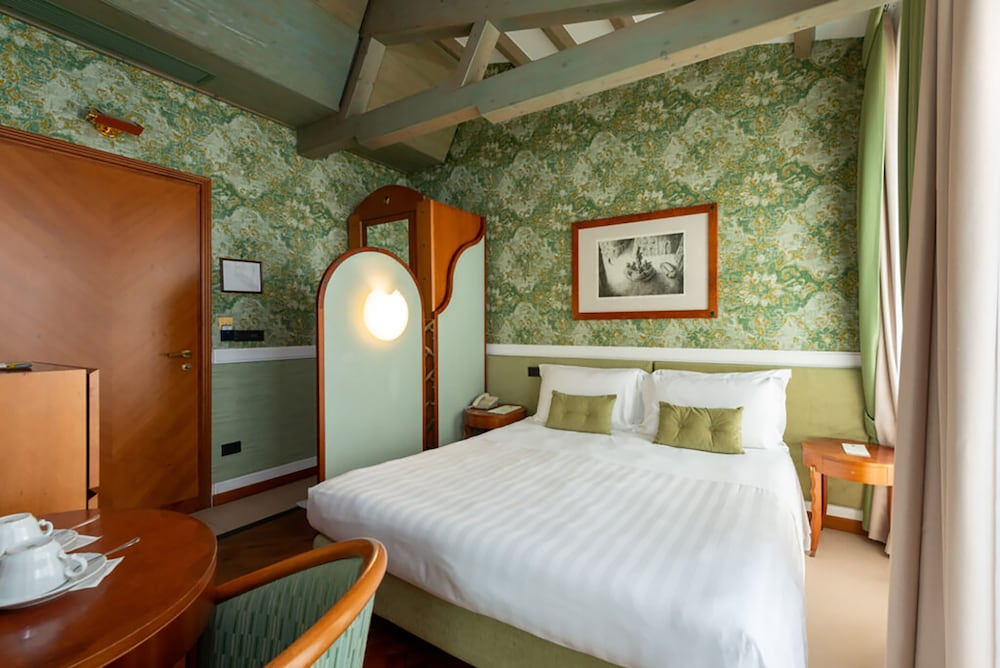 Classic Room (Small) - Photo 18