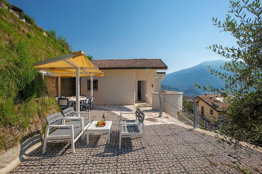 Family Villa, 2 Bedrooms, Mountainside (Casa Renè) photo 1