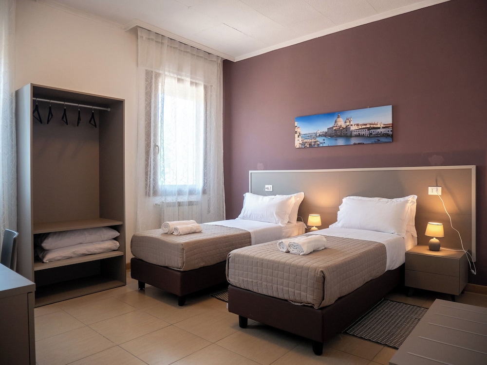 Classic Twin Room, City View