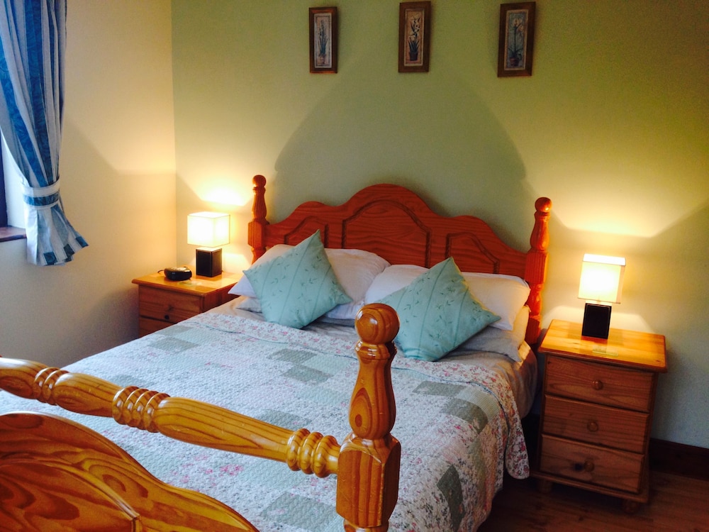 Classic Double Room, Ensuite (Shower) photo 3