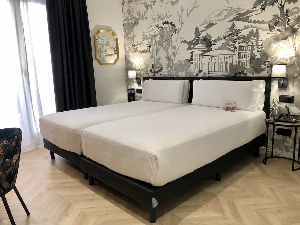 Superior Room (Ramblas)
