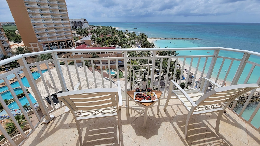 Beach Tower 1 Bedroom Suite thumbnail 6