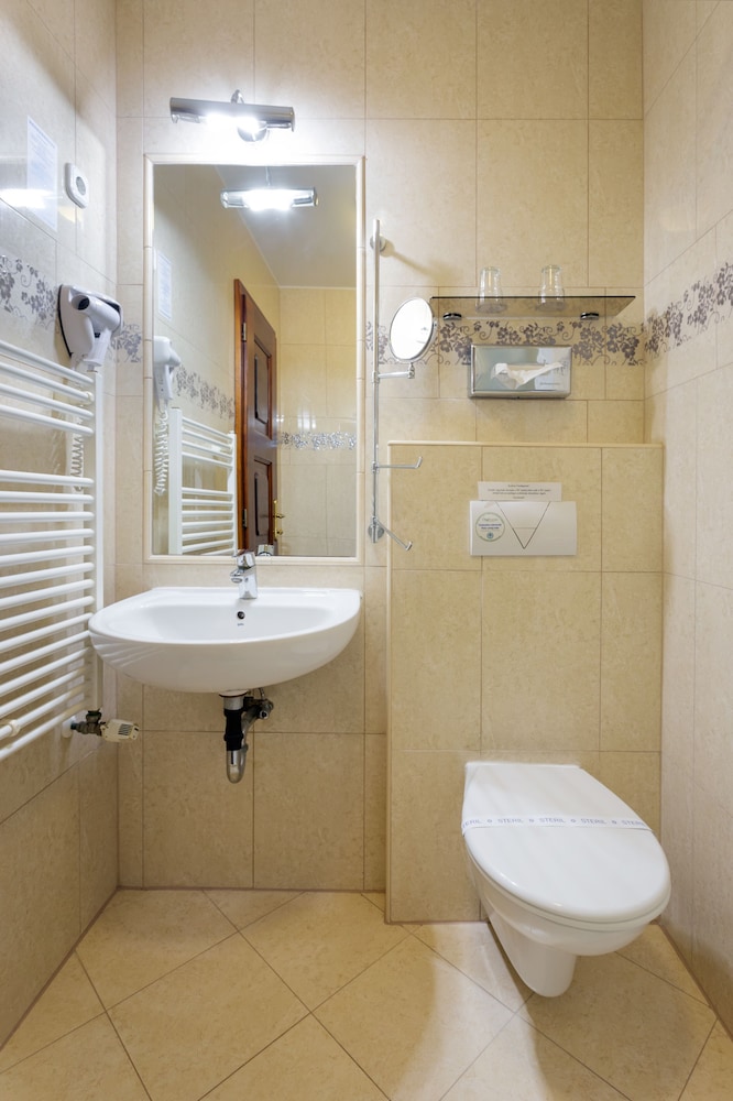 Classic Double Room - Photo 7