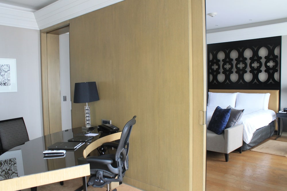 Junior Suite, 1 King Bed, Non Smoking