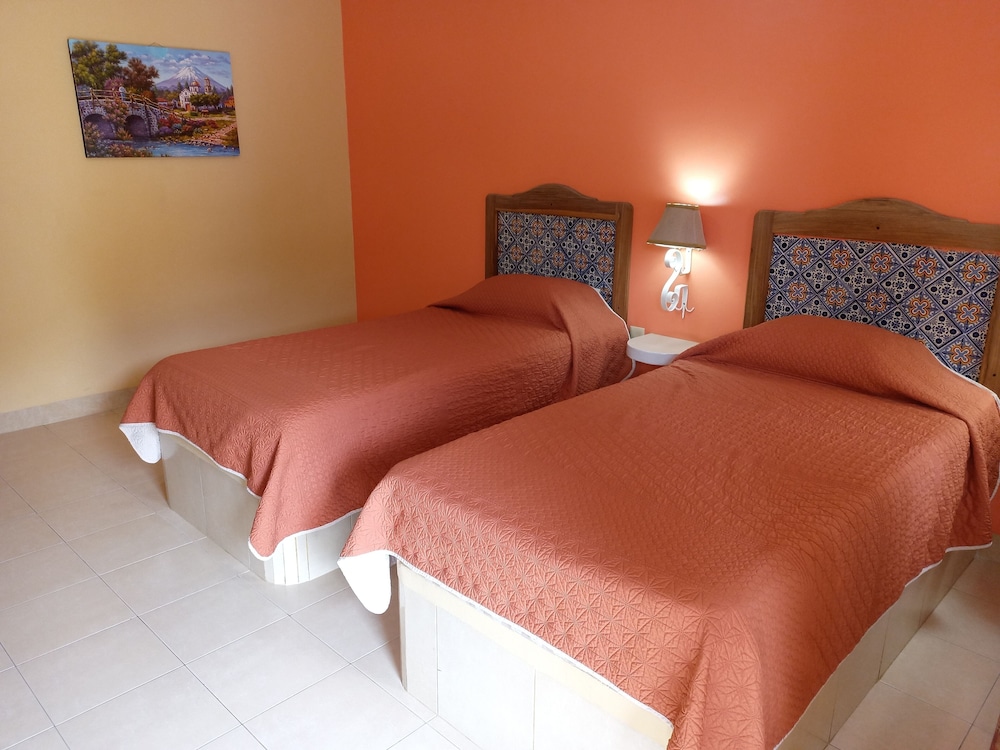 Basic Triple Room - Photo 1