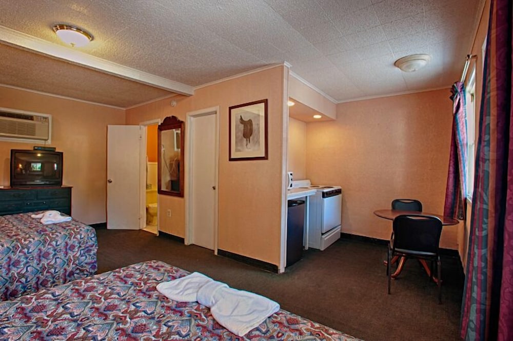Standard Room, 2 Queen Beds, Non Smoking, Kitchen photo 2