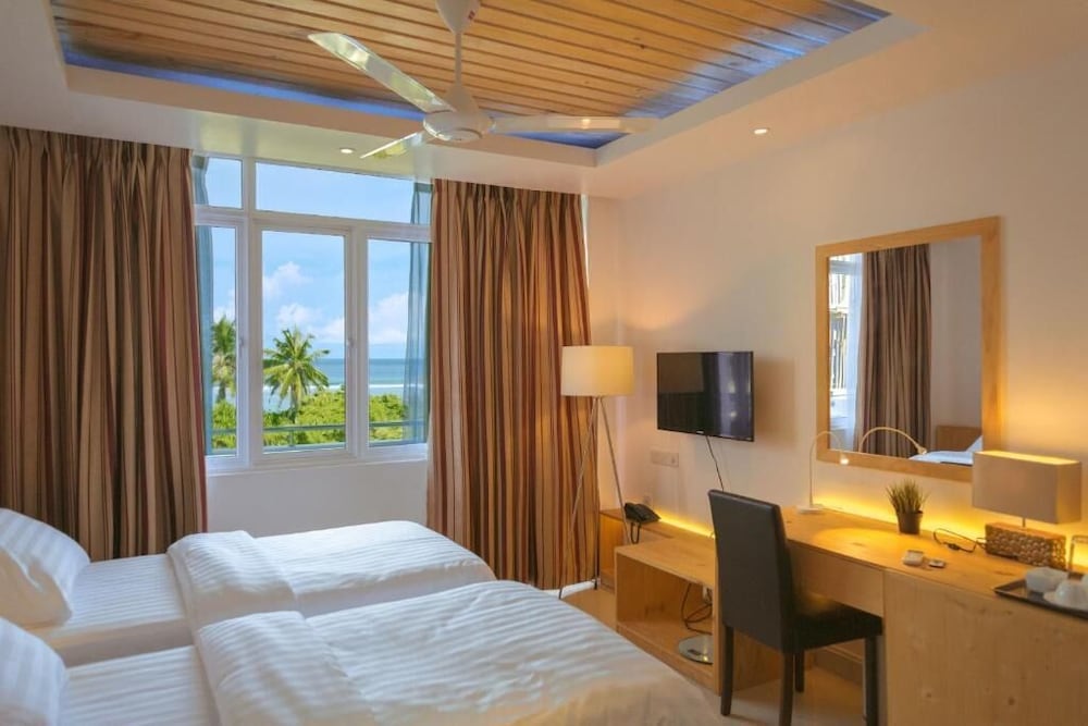 Deluxe Double Room with Balcony  photo 2
