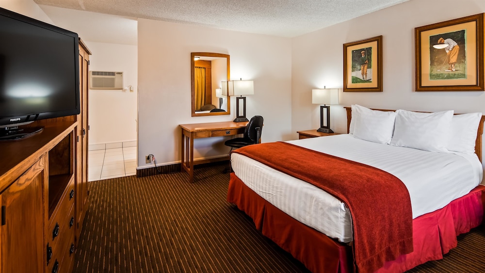 Standard Room, 1 Queen Bed, Non Smoking, Refrigerator & Microwave photo 1