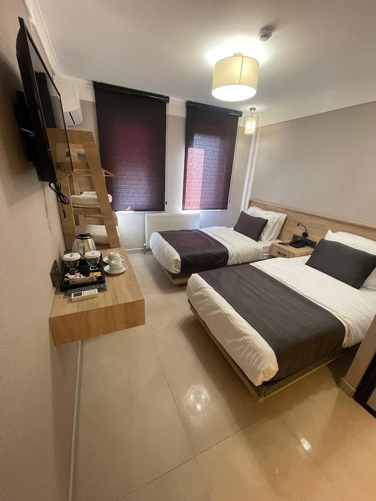 Standard Double or Twin Room photo 3