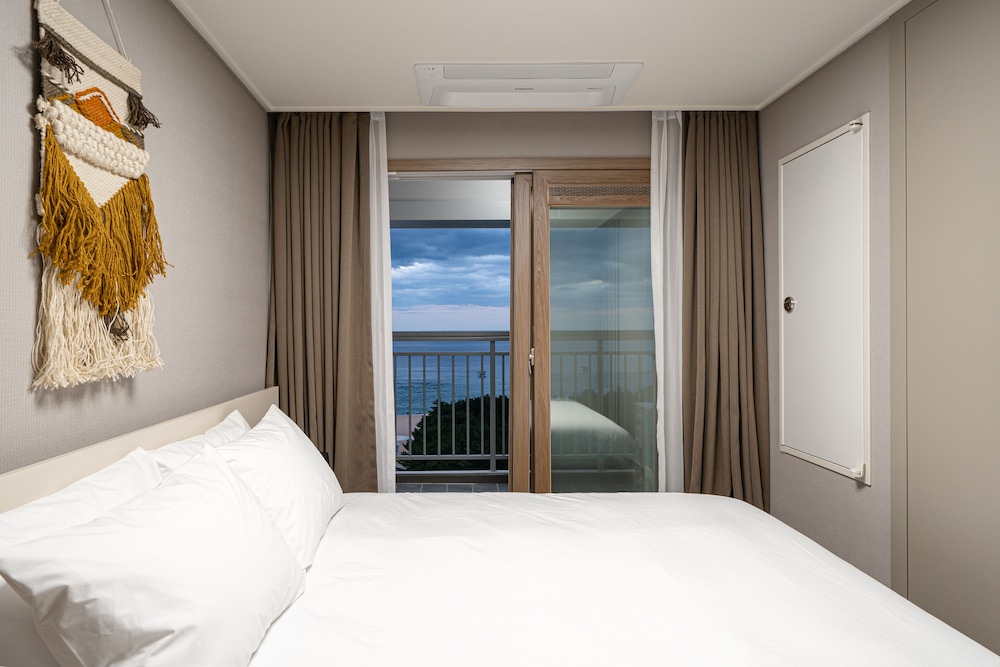 Premier Suite Ocean - Photo 20
