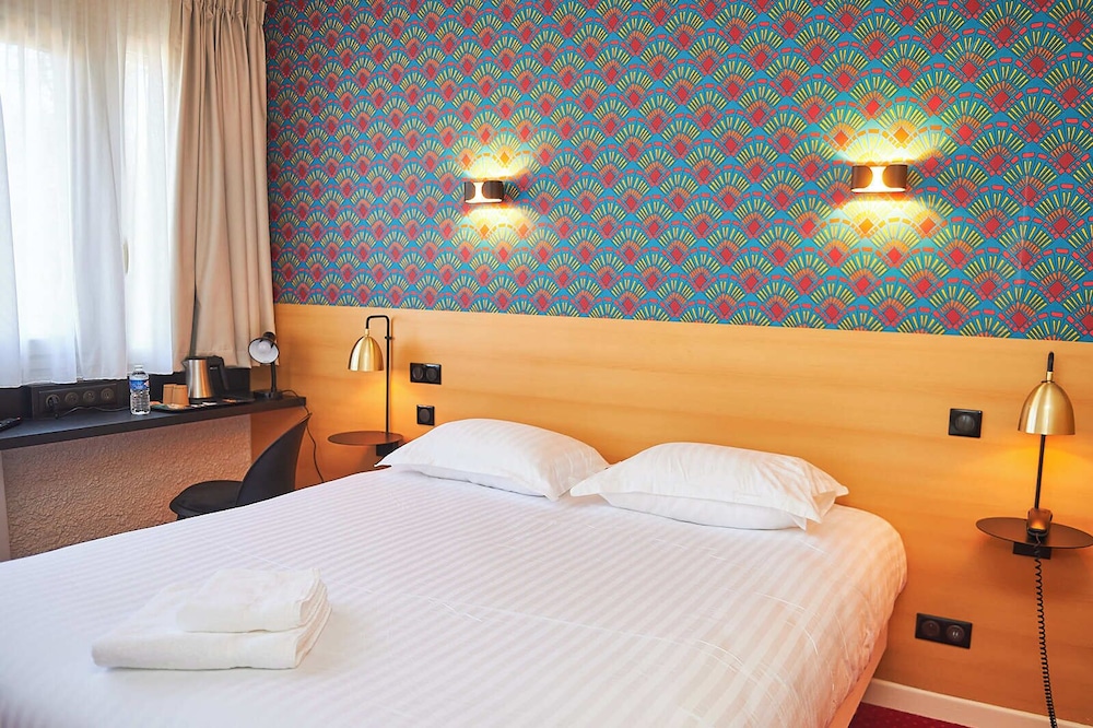 Superior Double or Twin Room, River View photo 3