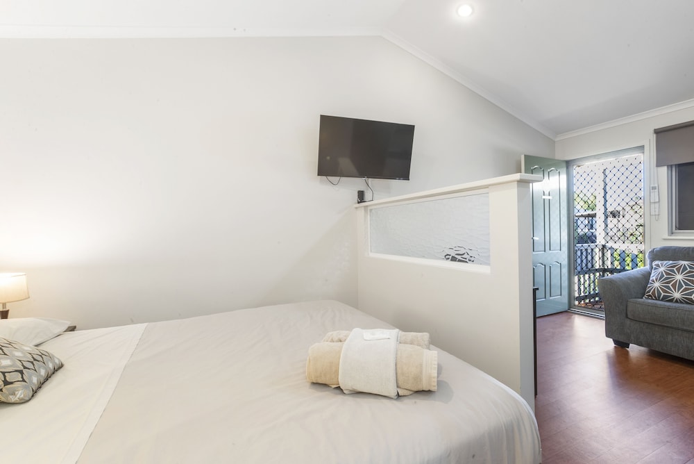 Motel Room photo 2