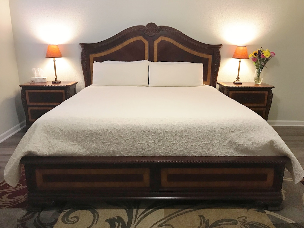 Lauren Room photo 1