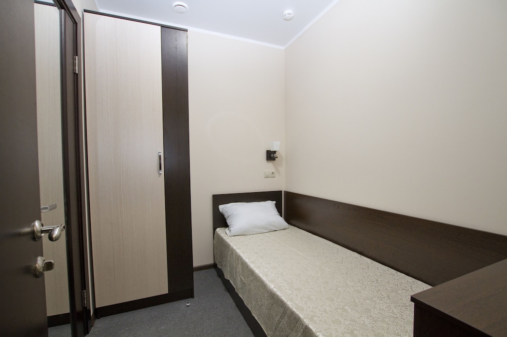 Economy Single Room, No Windows photo 3