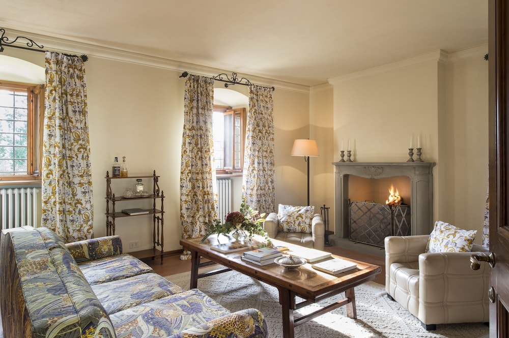 Villa, 5 Bedrooms (Due Torri) photo 2