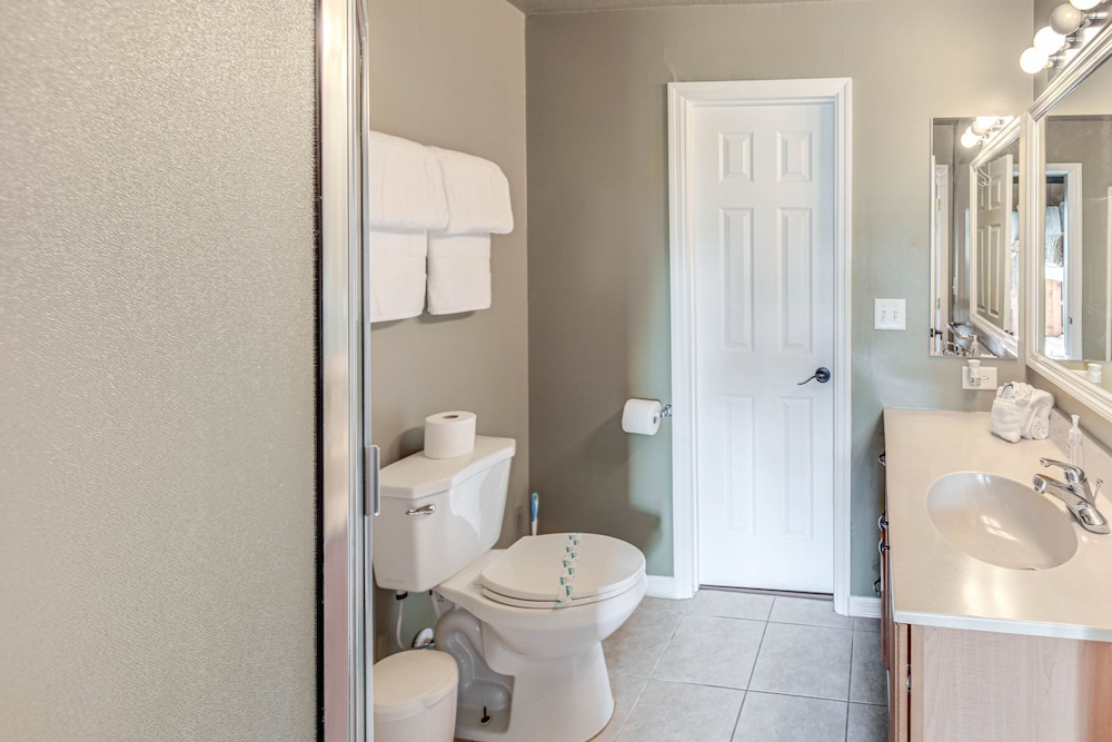 House (4 Bedrooms) photo 2