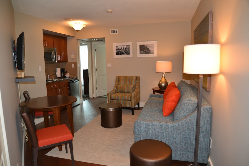 Room, 2 Bedrooms thumbnail 6