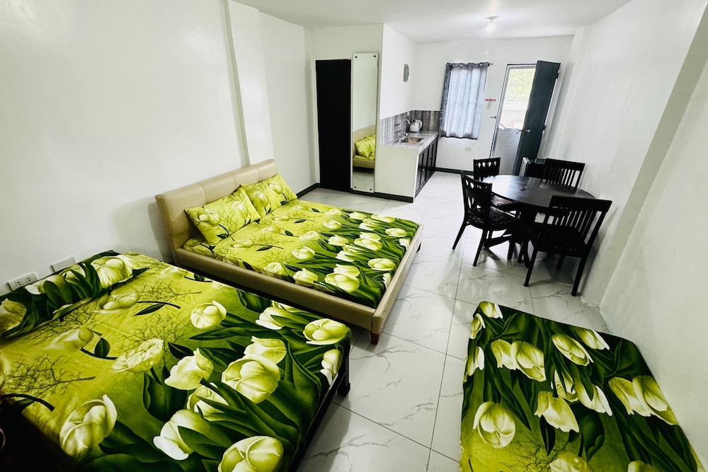 Deluxe Studio Suite, Balcony, Pool View photo 1