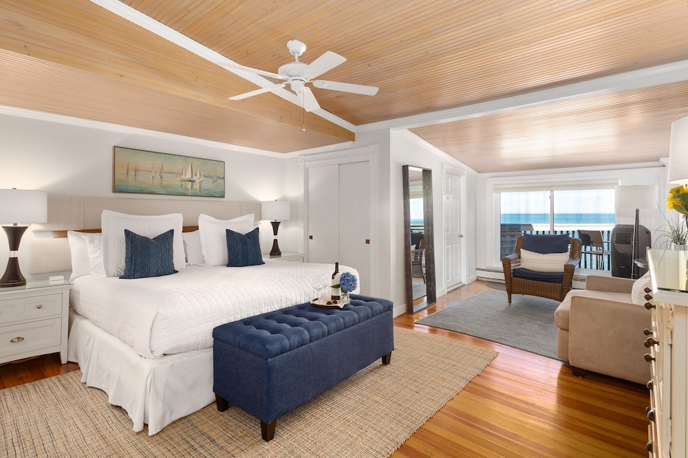 Premium Room, 1 King Bed, Balcony, Ocean View photo 1