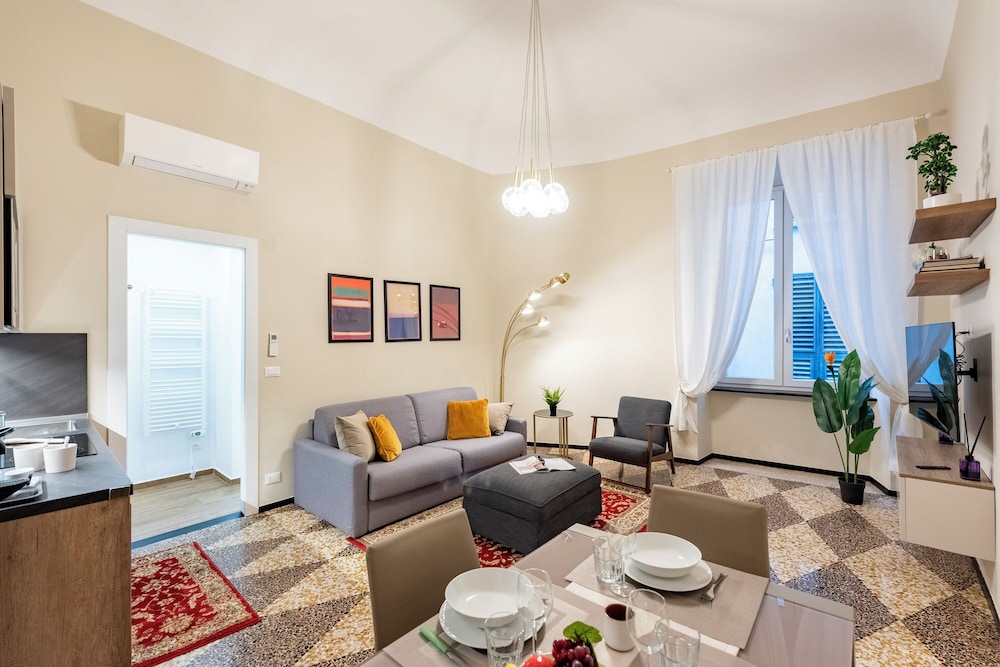 Family Apartment, Multiple Bedrooms (Lovely Flat In Genova Historic Center)
