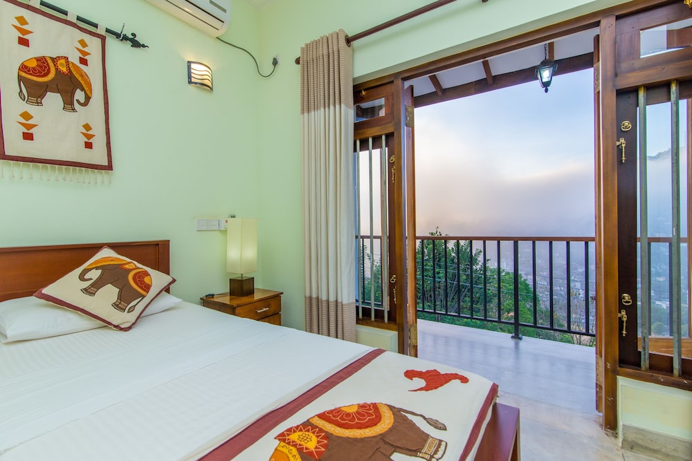 Deluxe Room, 2 Bedrooms, Private Bathroom, Mountain View photo 3