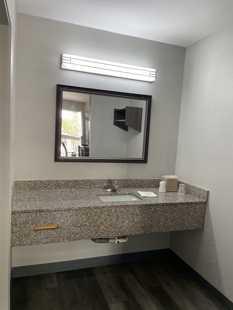 Deluxe Room, 1 Double Bed - Photo 2