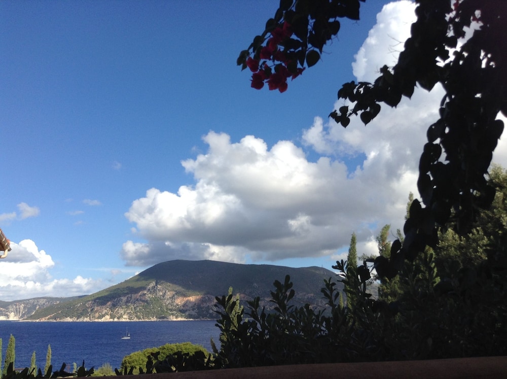 Executive Double Room, Partial Sea View - Photo 6